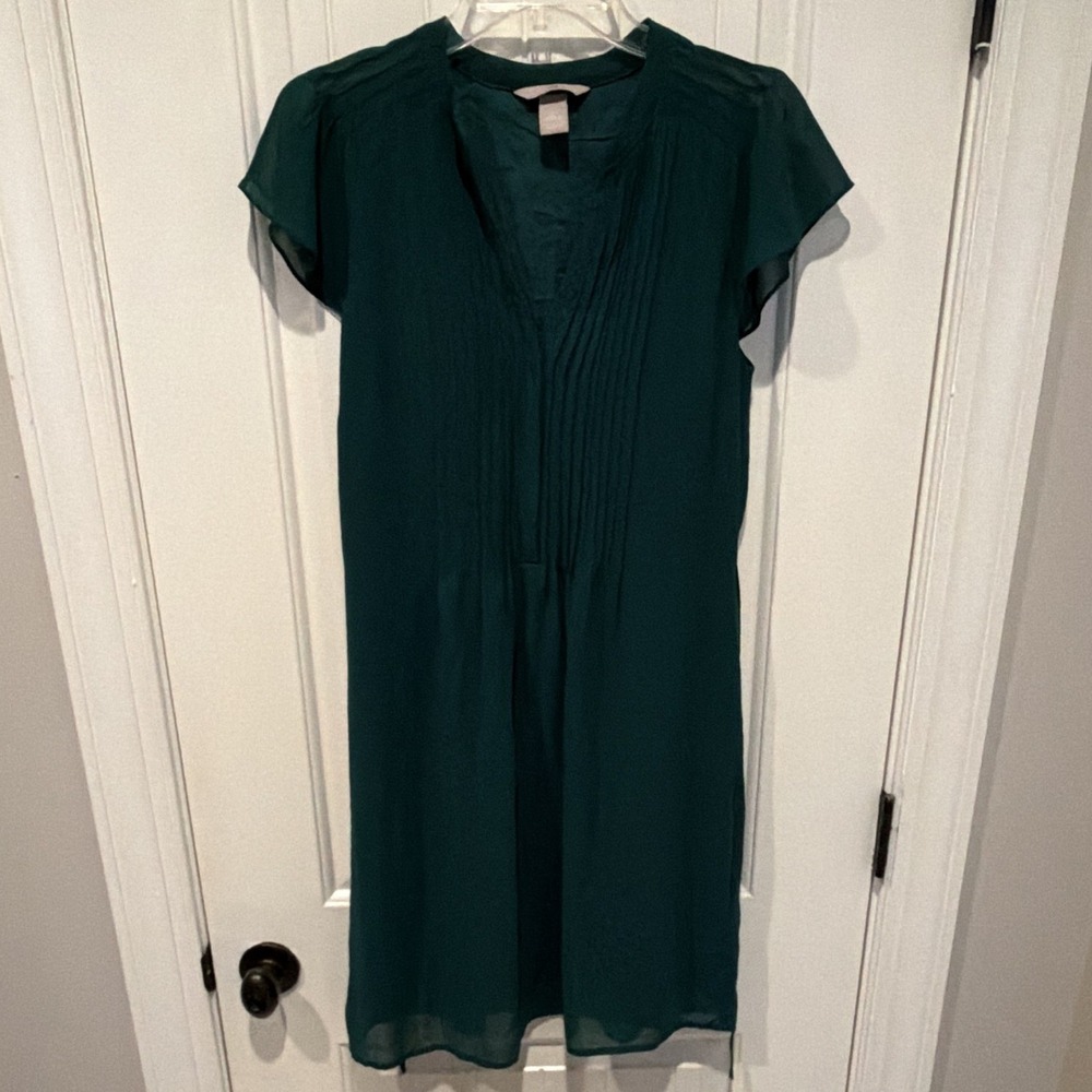 H&M Women's Green Chiffon V-Neck Flutter Sleeve Shift Knee Dress Size 4